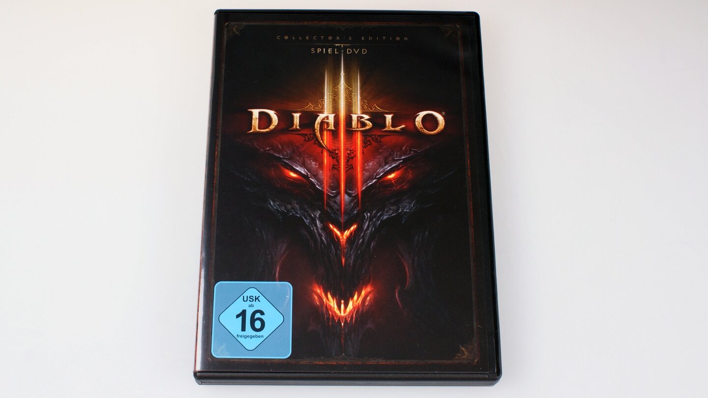 Diablo 3 - Die Collector's Edition ausgepacktNatürlich liegt der Collector's Edition von Diablo 3 auch das Spiel bei, als Vollversion für PC und Mac.