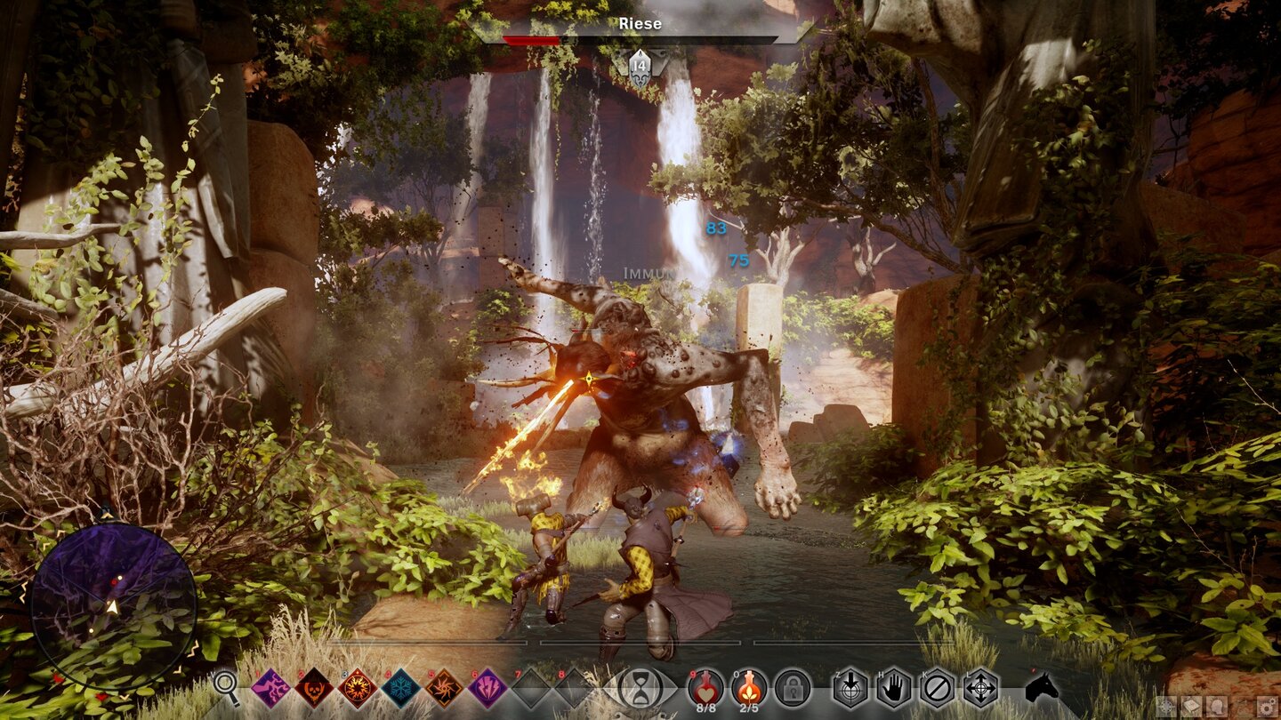 Dragon Age: InquisitionWenn wir unsere Attacken aufs Bein des Riesen konzentrieren, geht er irgendwann in die Knie.