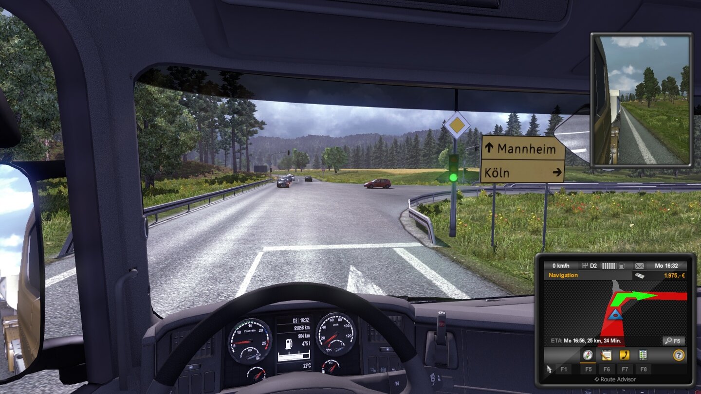 Euro Truck Simulator 2Manche Verkehrsschilder sind geographisch putzig postiert: 25 Kilometer vor Köln weist uns ein Schild gen Mannheim.
