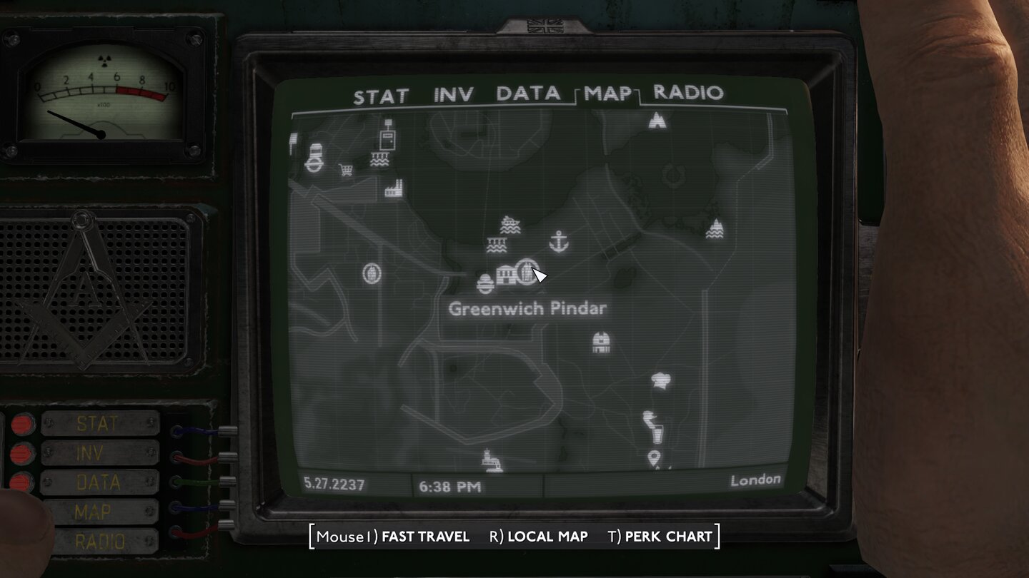 Fallout London Cutethulhu 5 - Greenwich Pindar: Greenwich Pindar ist im südöstlichen Quadranten der Karte lokalisiert. Folgt der Hauptstraße dann seht ihr die Markierung bereits auf eurem Pip-Boy. Somit müsst ihr nur noch geradeaus laufen.