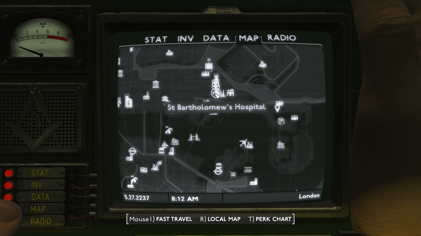 Fallout London Cutethulhu 15 - St. Bartholomews: Das letzte Krankenhaus auf unserer Liste, das »St. Bartholomews Hospital«, liegt im oberen Kartenabschnitt nebst einigen anderen Markierungen. Verwechselt es nicht mit dem »Royal London Hospital«, das nördlich davon liegt. Die Gebäude sind extrem ähnlich.