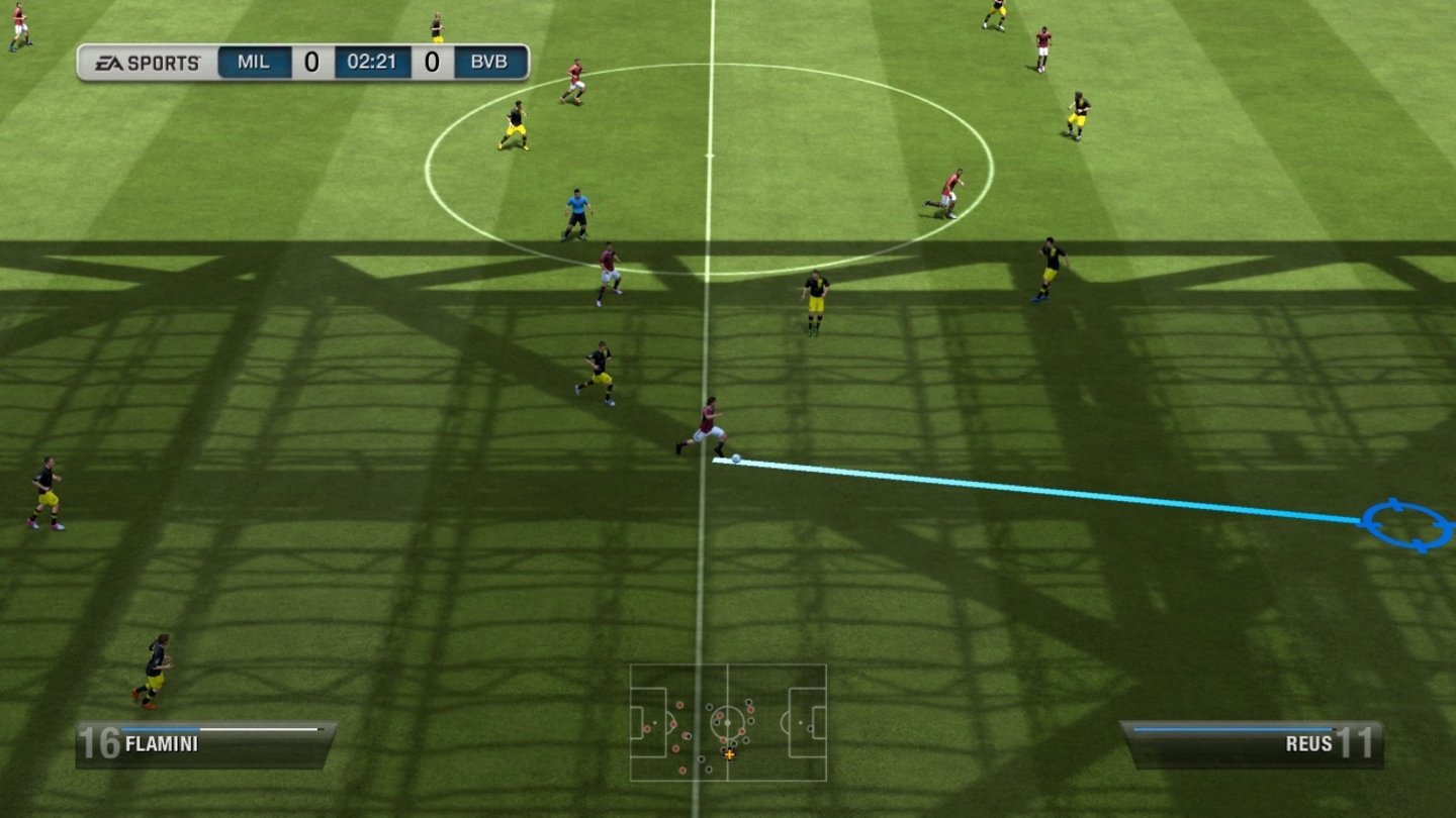 Fifa 13Für die PS3 hat EA die Wiimote-Steuerung der Vorjahre adaptiert. Per Move-Controller zeigen wir unseren Spieler wo es langgeht. Leider wirkt das ganze ziemlich aufgesetzt.