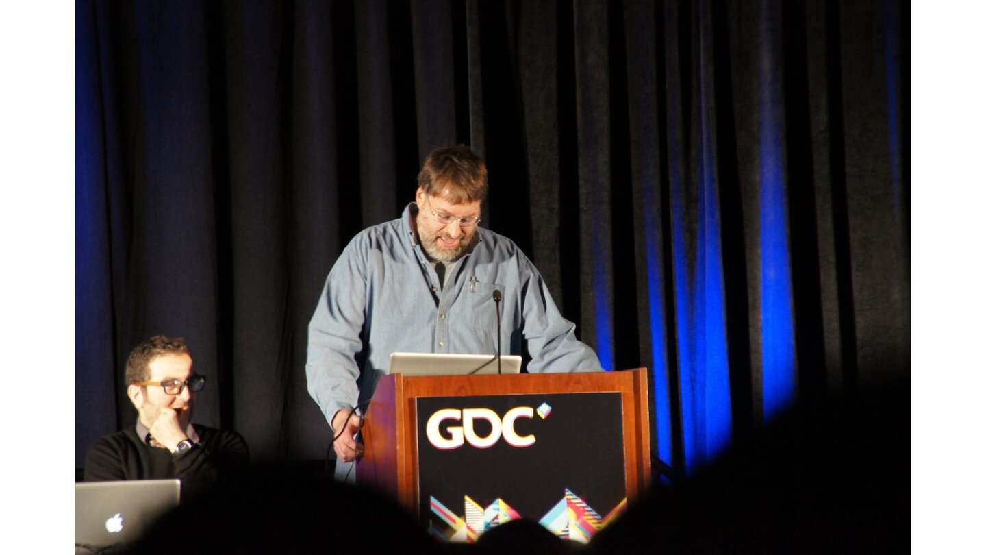 GDC 2011 DesignerSteve Meretzky (Hitchhikers Guide tot he Galaxy) gehörte zu den dienstältesten Designern auf der GDC 2011. Auch er macht inzwischen Social Games.
