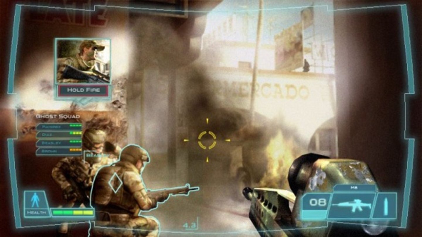 Tom Clancy’s Ghost Recon Advanced Warfighter (2006)Auf dem PC, der PlayStation 2 und der Xbox läuft Advanced Warfighter komplett in der Ego-Perspektive ab. Während wir auf den Konsolen jedoch nur einem einzigen Soldaten Anweisungen geben können, ist die PC-Version taktisch näher am ersten Ghost Recon. Über Cross-Com fordern wir auch hier Unterstützung an, müssen uns für die Zielmarkierungen allerdings auf unsere Teammitglieder verlassen. Darüber hinaus kann der Spieler vor jeder Mission zwischen verschiedenen Waffen und Ausrüstungsgegenständen wählen (Munition, Panzerabwehrraketen). Im Multiplayer-Modus können bis zu 32 Spieler gegeneinander antreten oder zu viert kooperative Einsätze bestreiten.