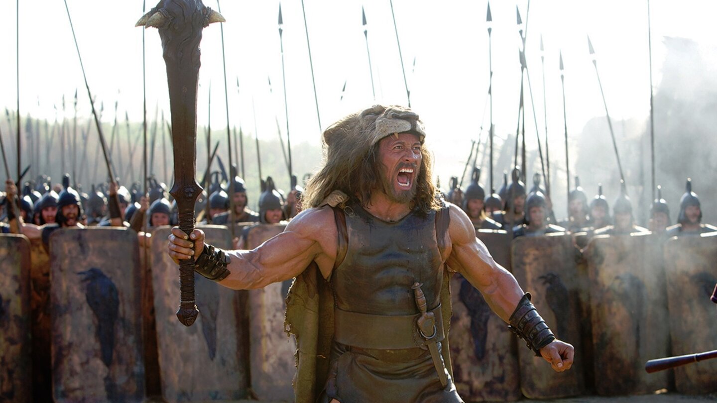 HerculesWie so oft, prescht Hercules (Dwayne Johnson) im Kampf voraus und macht mit diversen Schlachtrufen den Soldaten Mut. Im Film wird er nicht als einsamer Held sondern als Herrführer gezeigt.