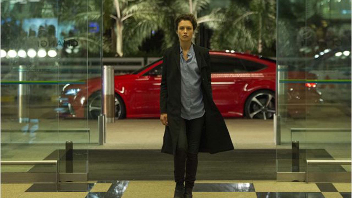 Hitman: Agent 47Schade, dass das Auto im Hintergrund mehr hermacht, als die Darstellerin im kompletten Film.
