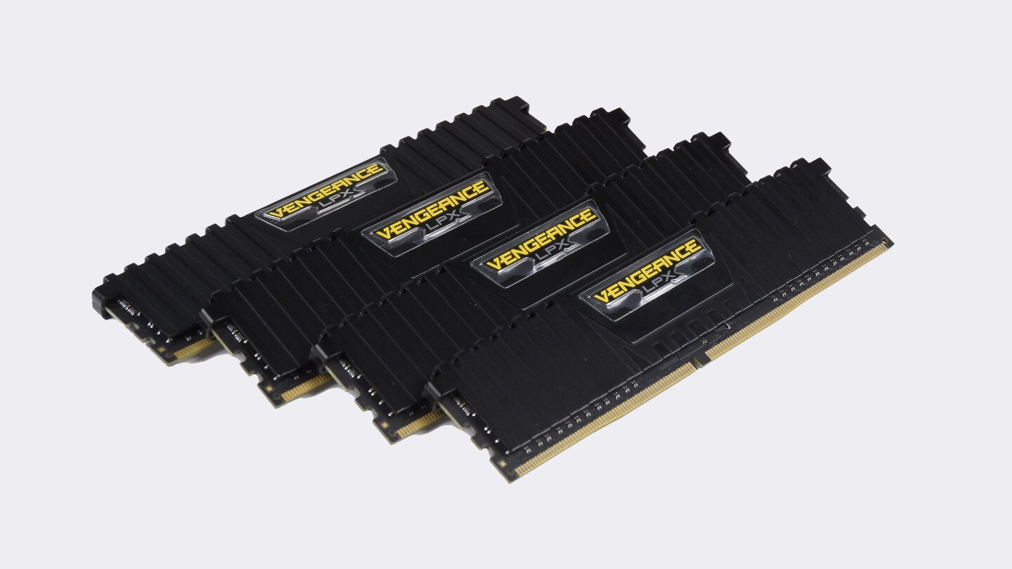 Bis zu acht Riegel haben im Quad-Channel-Verbund auf dem Mainboard Platz.