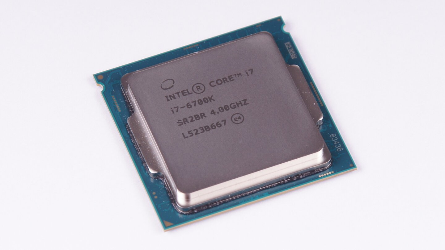 Der Core i7 6700K von Intel verfügt über vier Kerne, dank Hyperthreading kann es bis zu acht Aufgaben parallel bearbeiten.