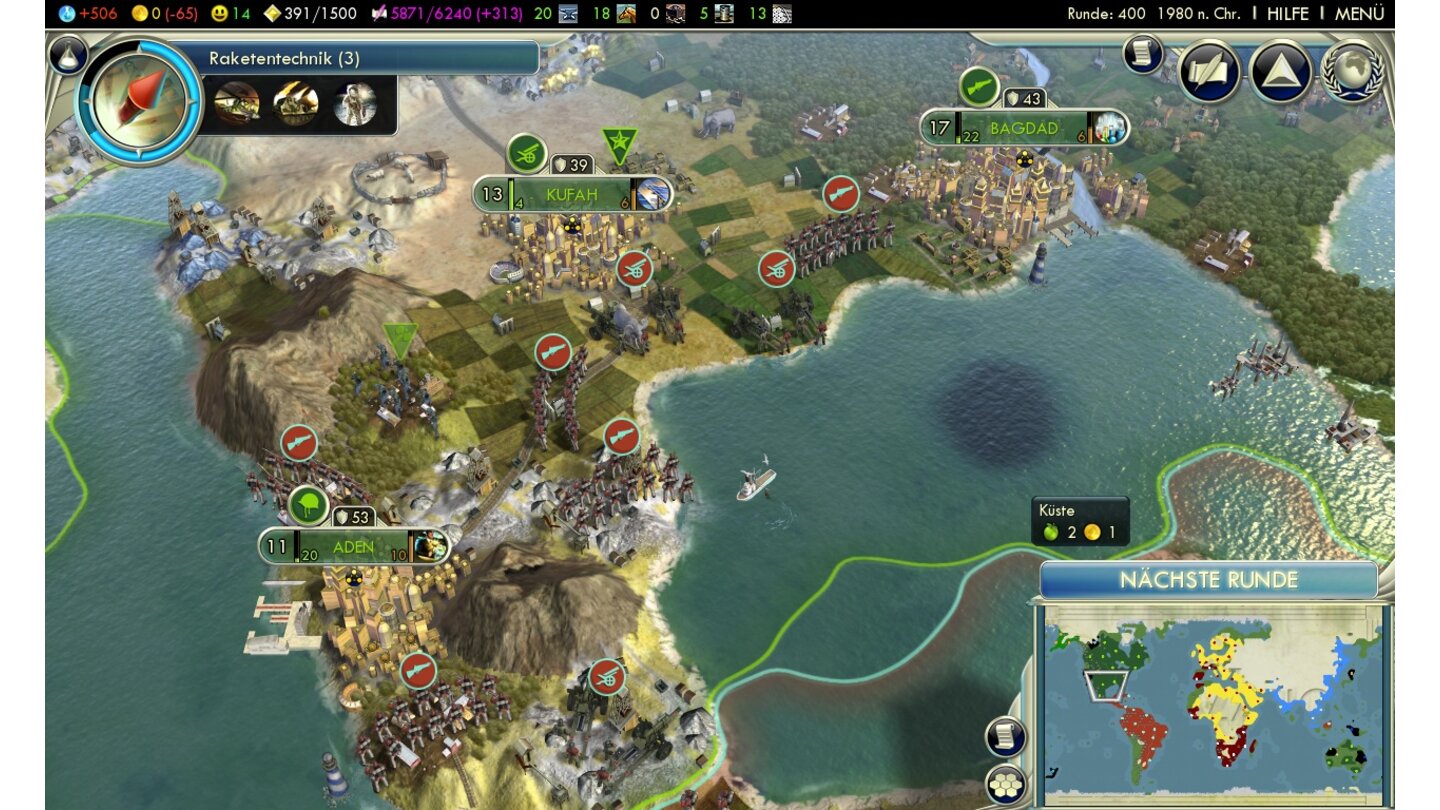 Civilization 5 - InvasionEine typische Civ-Situation, die auch nach 19 Jahren nicht behoben ist: Die Azteken nutzen hier (bei besten diplomatischen Beziehungen) das Offene-Grenzen-Abkommen mit uns, um unsere Küste mit Truppen zuzustellen. Völlig sinnlos - als das Abkommen endete, schmiss das Spiel sie automatisch ins eigene Land zurück.