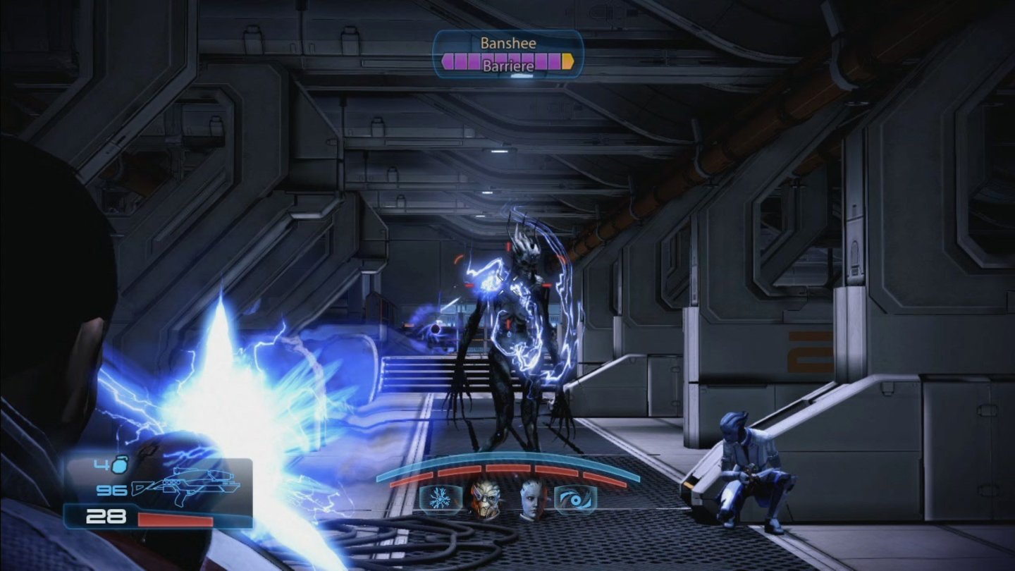 Mass Effect 3Die Banshees gehören zu den neuen Gegnertypen und sind enorm gefährlich. Vor ihren markerschütternden Schreien hilft nur, sich rechtzeitig in Deckung zu flüchten.