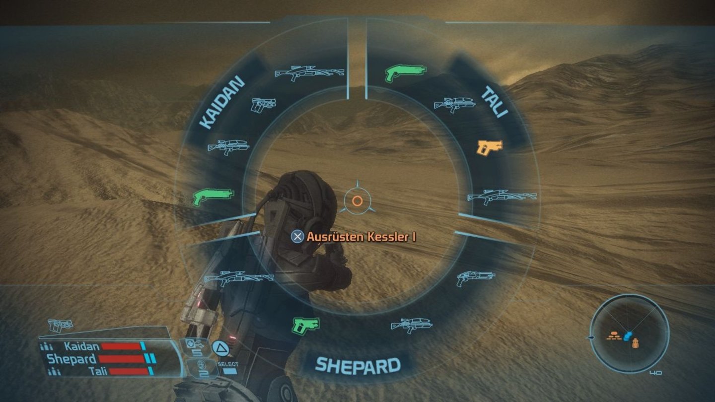Mass Effect 3- PS3-VersionÜber das Kreismenü auf L1 wählen wir Waffen für uns und unsere Crew.