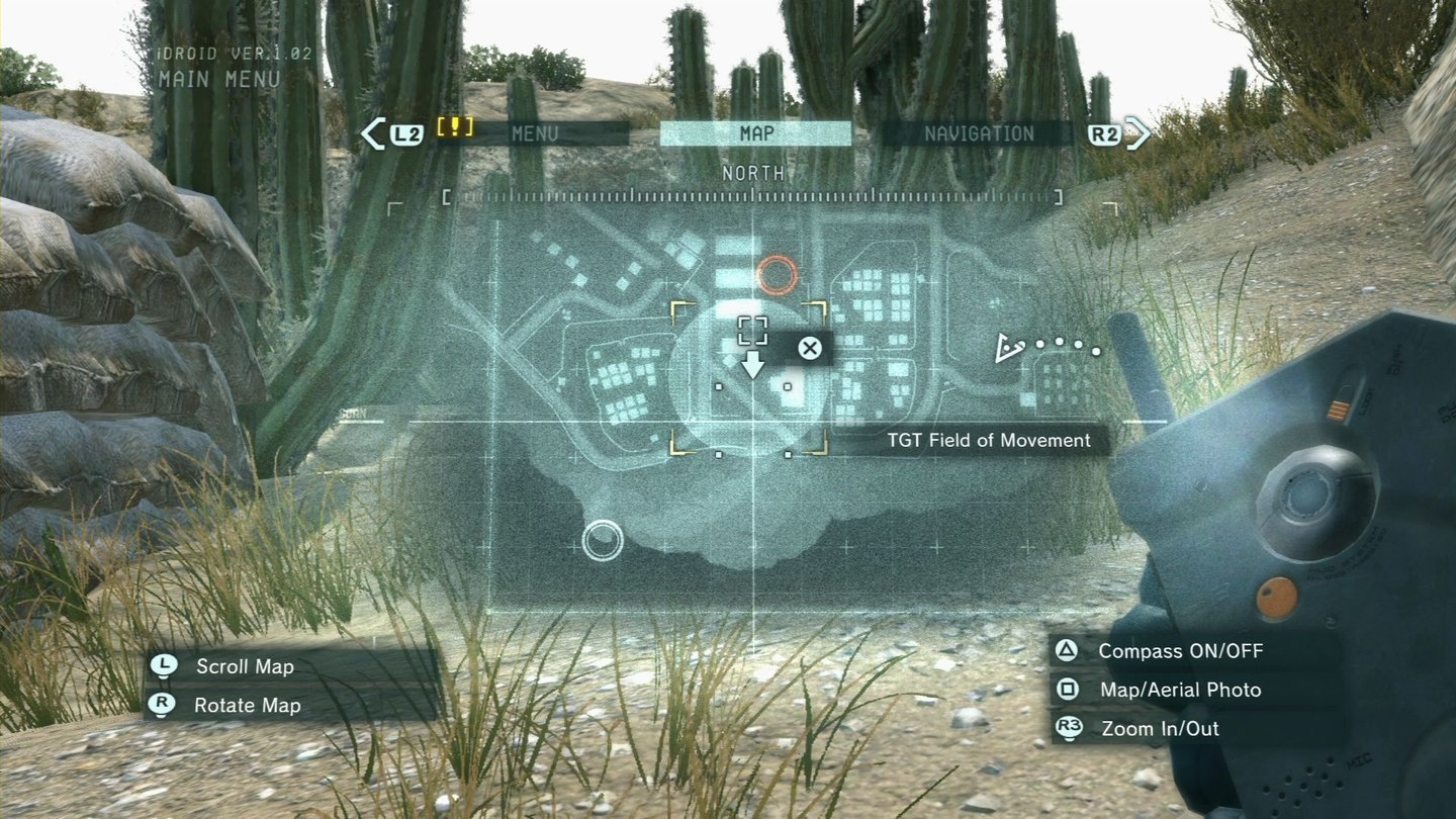 Metal Gear Solid 5: Ground ZeroesDas iDroid-Gadget projiziert eine holograpische Karte, die wichtige Missionsziele anzeigt.