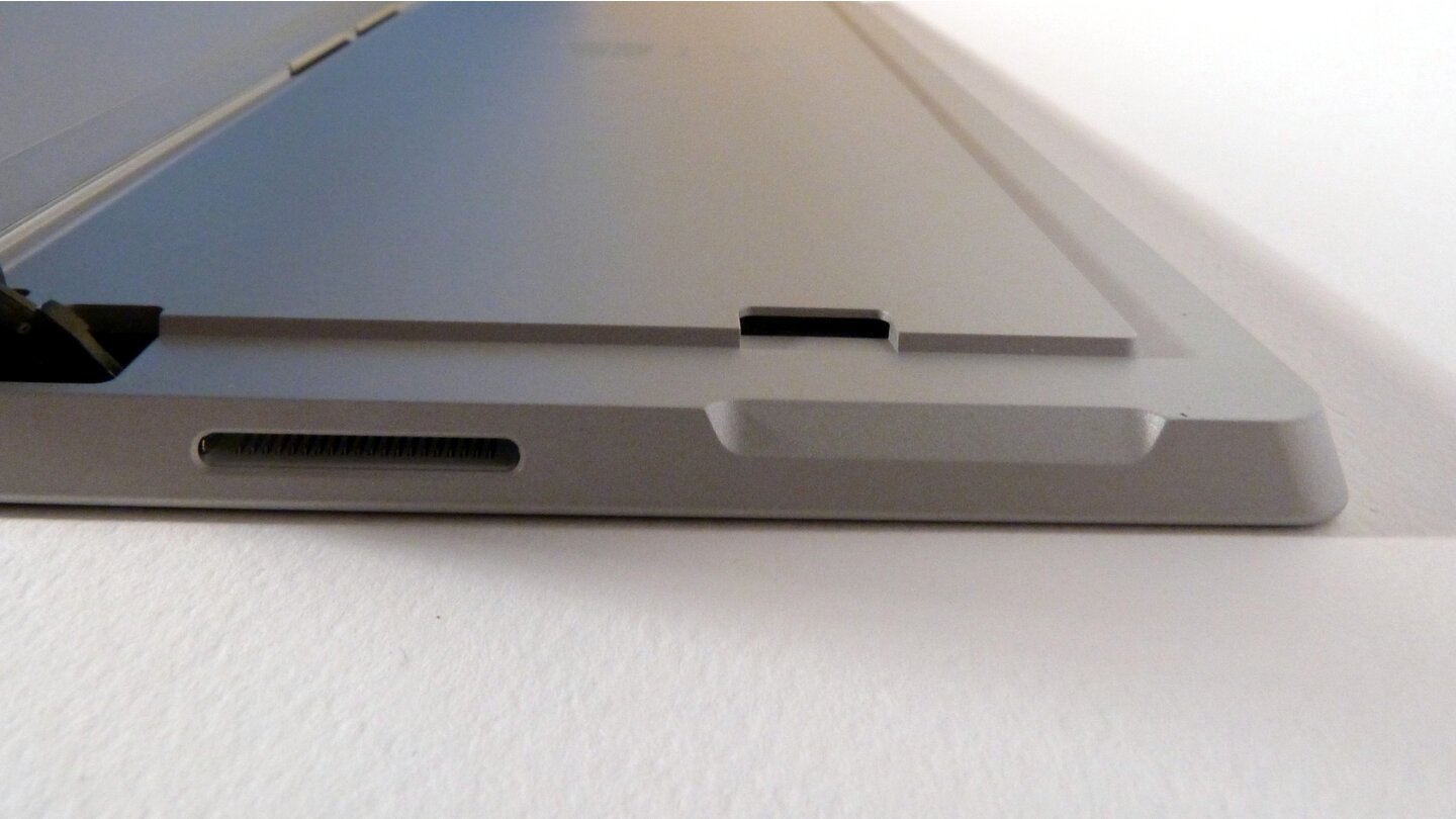 Microsoft Surface Pro 3 - Versteckt: Micro-SD-Slot