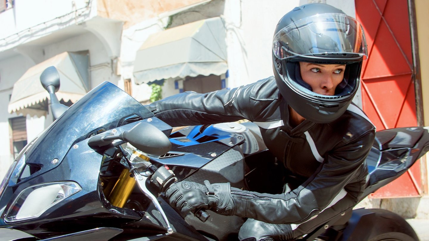 Mission: Impossible - Rogue NationMacht nicht nur auf dem Motorrad eine gute Figur: Rebecca Ferguson als die undurchsichtige Ilsa.