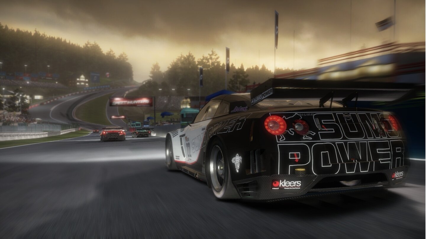 Need for Speed: Shift 2 UnleashedDas Streckenportfolio umfasst neben Fantasiekursen auch prominente Kandidaten wie Spa.