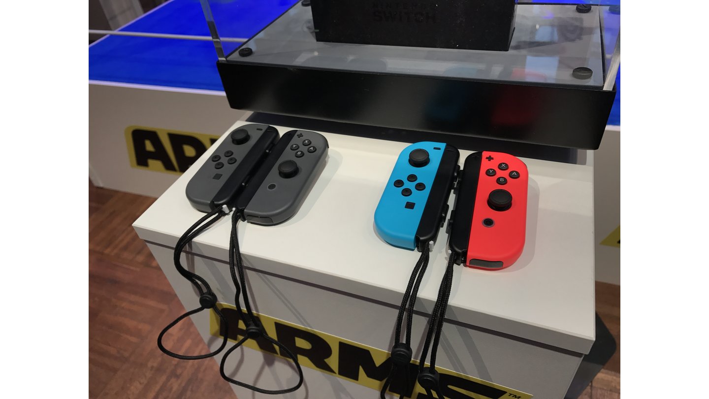 Nintendo Switch ControllerDie Joy-Con-Controller gibt es in grau und bunt.