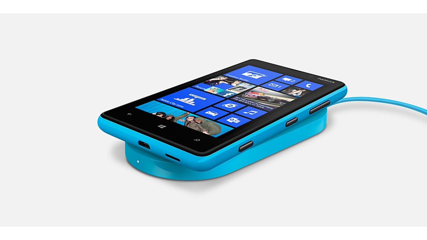 Nokia Lumia 820 (3)