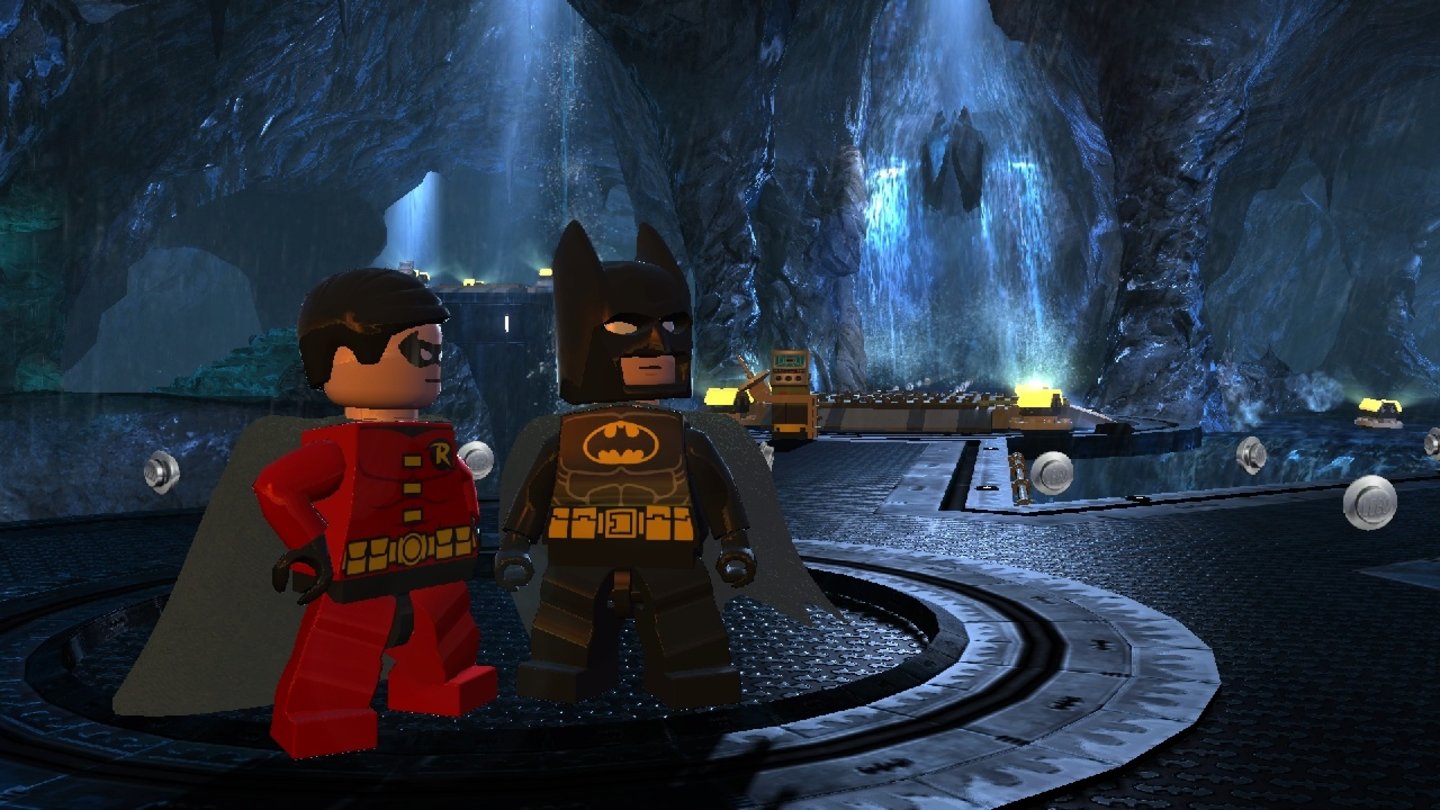 LEGO Batman 2: DC Super Heroes (2012)Im 2012 erschienenen, zweiten Teil von Traveller's Tales Action-Adventure Lego: Batman können Batman und Robin erstmals mit diversen Fahrzeugen die Stadt frei erkunden. Dabei bekommen sie auch noch Unterstützung von anderen bekannten DC-Superhelden.