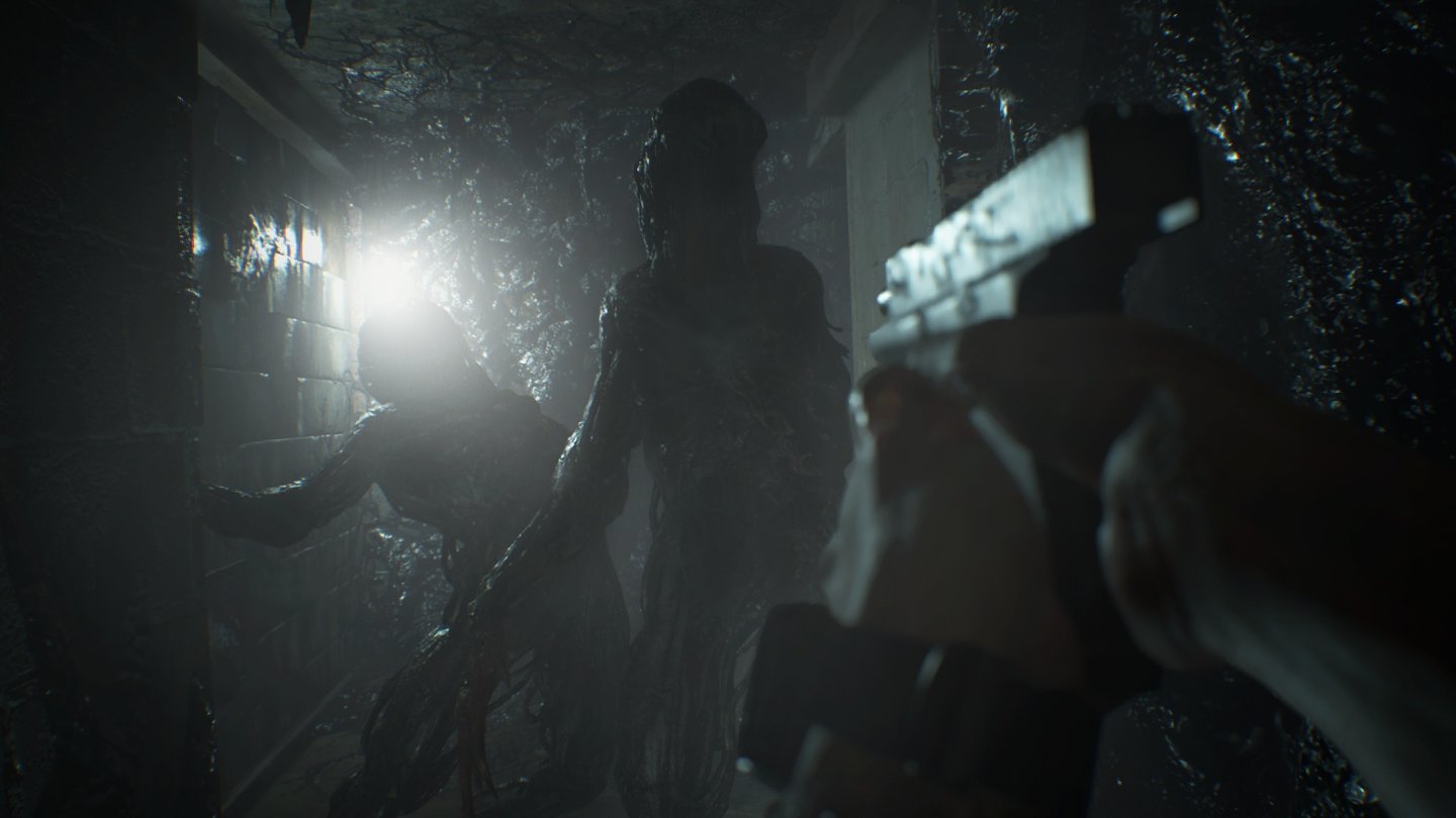 Resident Evil 7Jetzt nur nicht daneben schießen: Mit der Pistole verträgt ein Molded fünf Kopftreffer.
