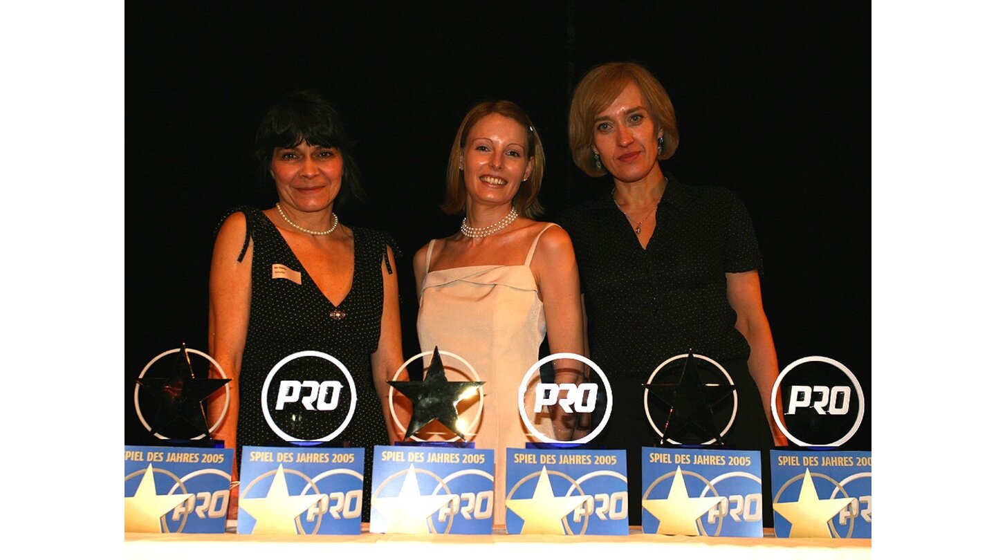 Die hübschen Damen von GameStar und GamePro waren für die Übergabe der Awards zuständig.