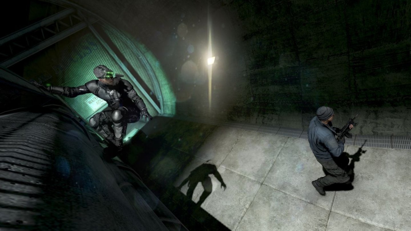 Splinter Cell: BlacklistFisher ganz in seinem Element: Dunkle Gänge geben dem Agenten einen entscheidenden Vorteil gegenüber den Terroristen.
