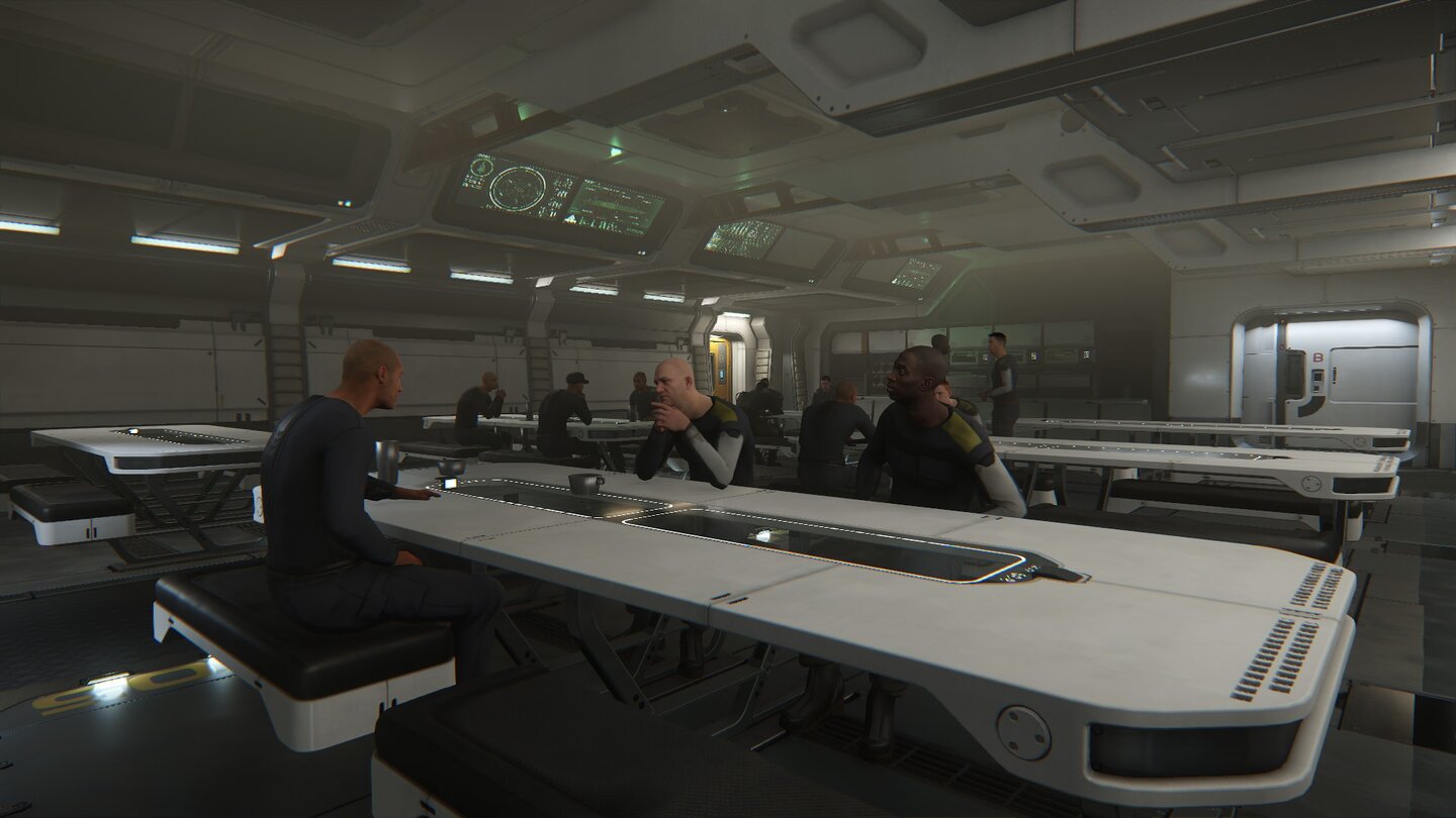 Star Citizen: Squadron 42Zwischen den Missionen bewegen wir uns frei durch das Trägerschiff, reden mit Kameraden und schalten so auch optionale Nebenaufträge frei.