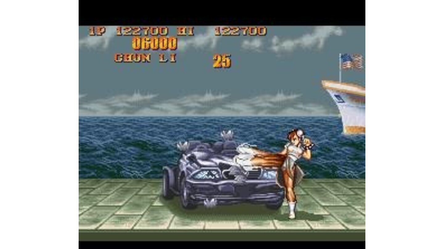 Bonus game: using her Lightning Kicks, Chun-Li have some seconds to break the car and increase her score.