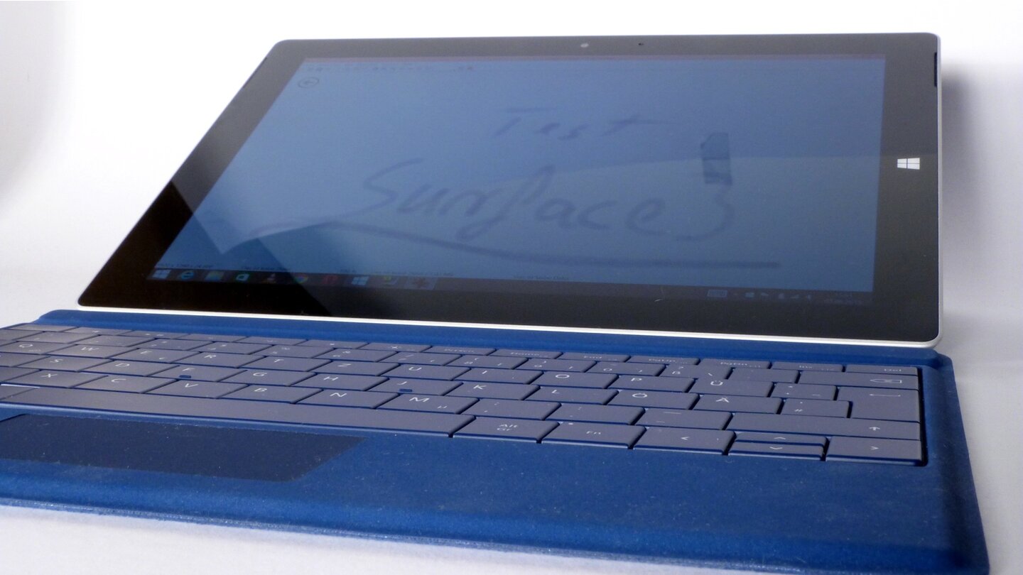 Surface 3 - Flach liegend mit Typecover
