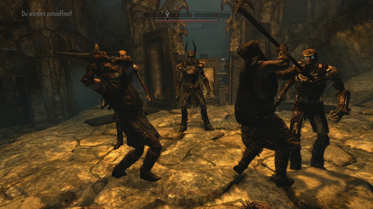 The Elder Scrolls 5: Skyrim (Xbox 360)Gemeinsam mit Kameraden aus der Kriegergilde rücken wir einem Draugr-Fürst auf die Pelle.