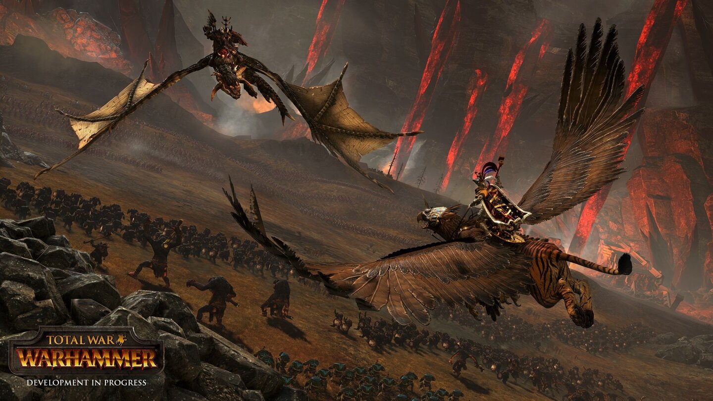Total War: WarhammerFlugeinheiten eröffnen eine völlig neue Spielebene, hier duelliert sich Kaiser Karl Franz auf seinem Greifen mit einem Ork.