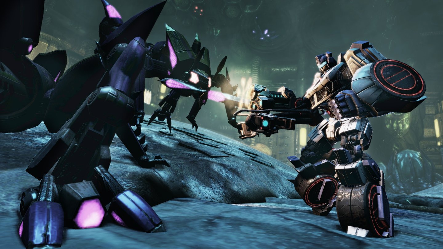 Transformers: Untergang von CybertronDie Decepticons machen den Autobots in den bizarrsten Formen zu schaffen.