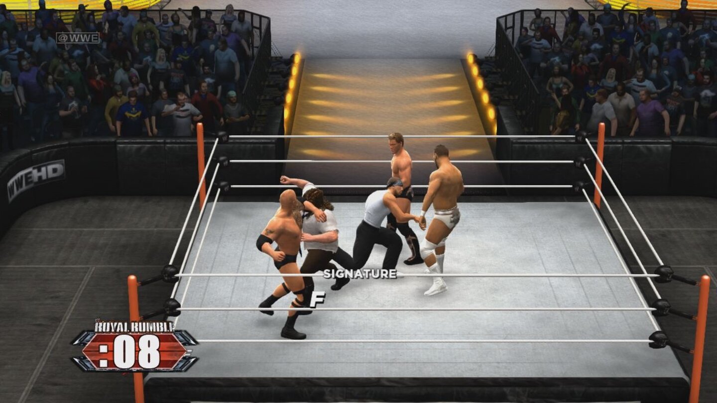 WWE'13Im Battle Royale stehen bis zu sechs Wrestler gleichzeitig im Ring.