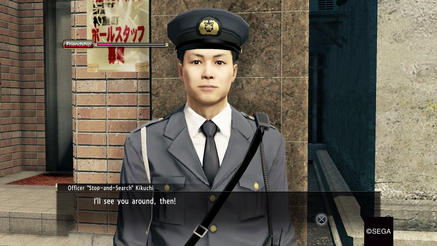 Yakuza ZeroIm Lauf des Spiels können wir uns mit manchen Menschen wie diesem Polizisten anfreunden.