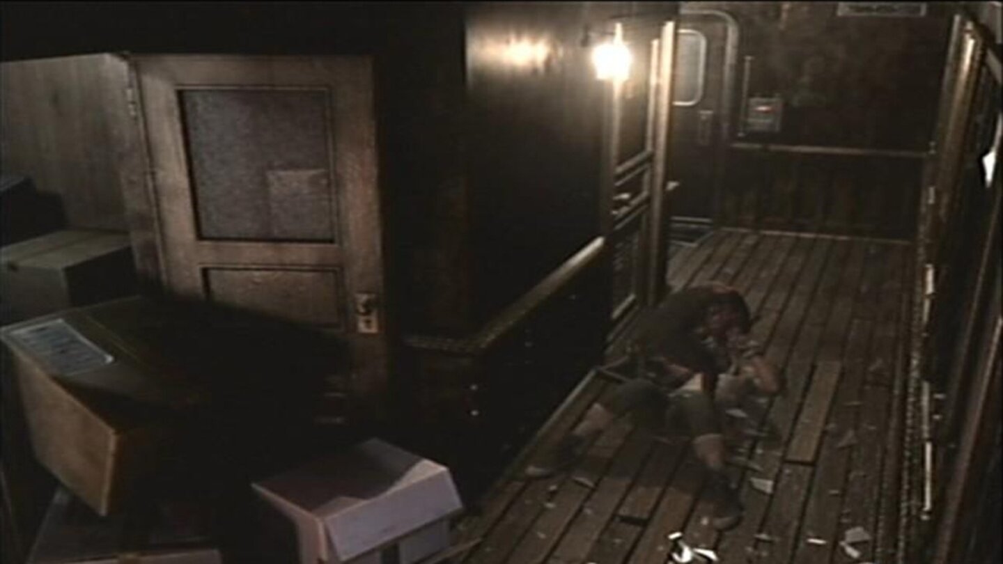 Resident Evil Zero (2002) 2002 veröffentlicht Capcom Resident Evil Zero für den GameCube. Die Handlung ist vor der des ersten Teils angesiedelt und dreht sich um die Erkundungsmission des Bravo-Teams. Eine Besonderheit von Zero ist die gleichzeitige Kontrolle von zwei Hauptfiguren – Rebecca Chambers und Billy Coen. Während wir einen Charakter direkt steuern, übernimmt die KI den anderen und begleitet uns durch die Räume des Anwesens – die Rätseleinlagen sind speziell an Lösungen für zwei Figuren angepasst. Eine Neuauflage für die Wii kommt 2009 als Resident Evil Archives: Resident Evil 0 auf den Markt.