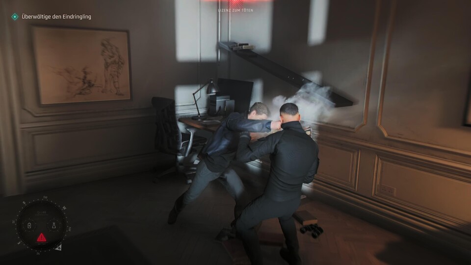 Bond lässt vor allem die Fäuste fliegen. Da geht dann auch schon mal mehr kaputt, als nur ein Regal.
