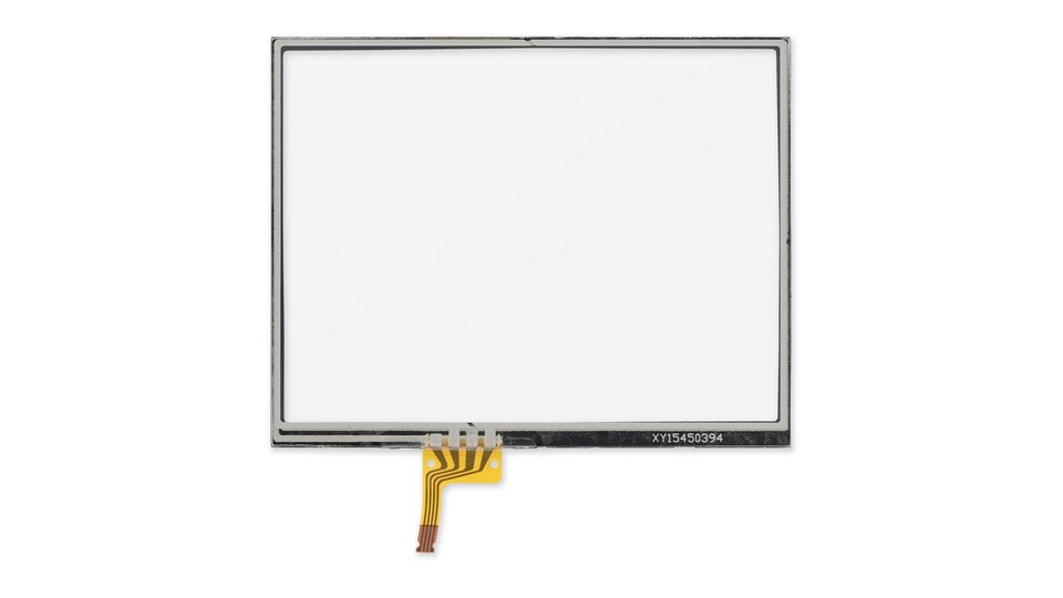 Der Digitalisierer der Stylus-Eingaben am 3DS ist eine transparente Schicht, die Veränderungen in einem elektrischen Feld misst, die erfassten Daten digitalisiert und an den Handheld per Kabel weiterreicht. (Bild: iFixit)