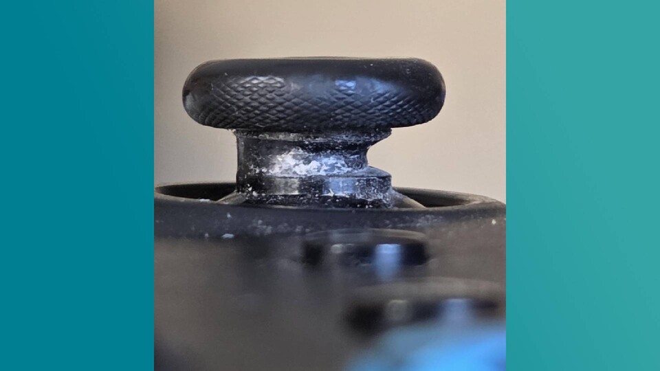 Der Stick sieht aus, als hätte ein Biber daran genagt. (Bild: Far-Fortune-8381 auf Reddit)