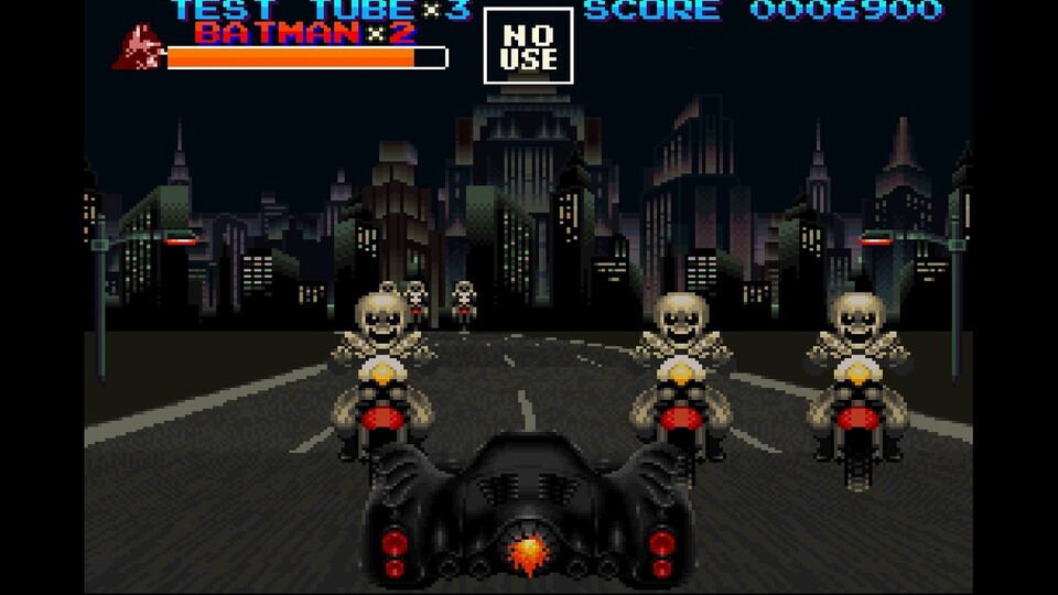 Im fünften Level geht ein Traum in Erfüllung: Wir brettern im Batmobil durch Gotham City und schalten dabei Pinguins Motorrad-Schergen aus.