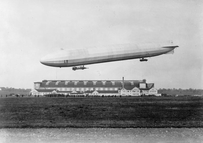 Der Zeppelin L9, der während des Ersten Weltkrieges Bombenangriffe auf die britische Marine flog.