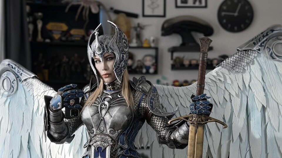 Dieses Cosplay fängt die göttliche Erhabenheit von Dame Aylin perfekt ein. (Bild: © Reddit Frau_Haku)