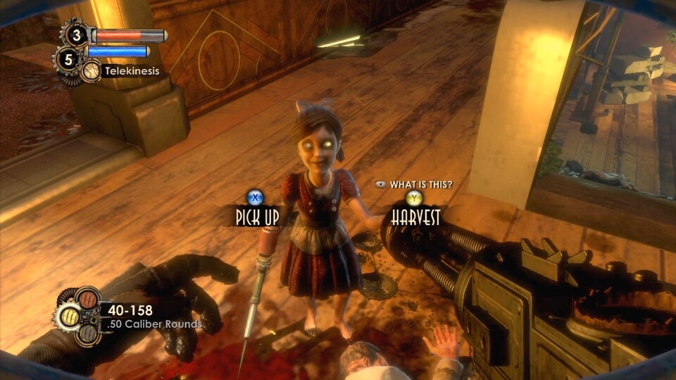 BioShock 2: Als Big Daddy haben wir die Wahl, die Little Sister zu adoptieren oder ihr an Ort und Stelle brutal die Droge Adam auszusaugen.