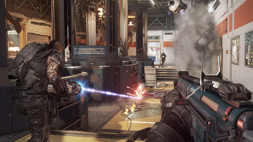 Call of Duty: Advanced Warfare hat im Online-Part mit Lag-Problemen zu kämpfen. Grund ist offenbar die Entscheidung für eine Peer-to-Peer-Verbindung zwischen den Spielern.