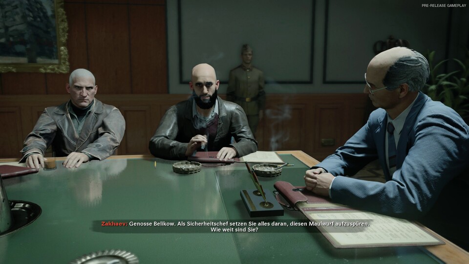 Imran Zakhaev (Mitte) beim Treffen im KGB-Hauptquartier.