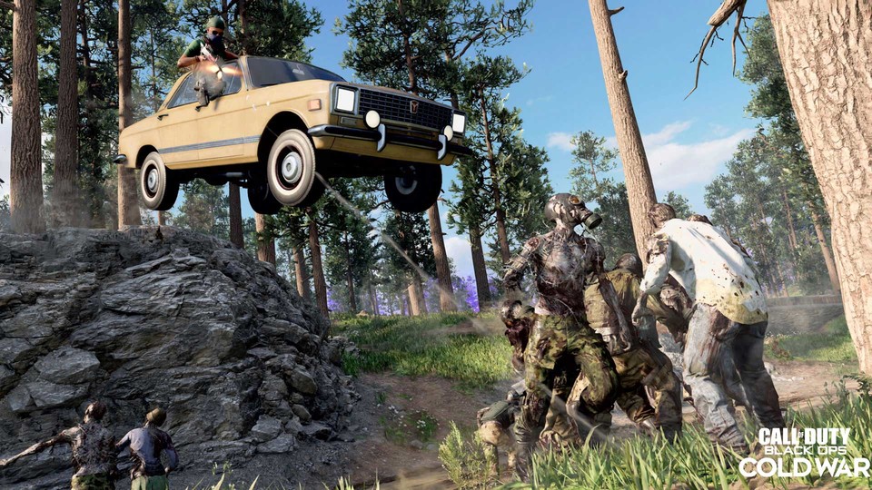 Call of Duty Cold War bietet vor allem mit dem Outbreak-Modus spaßige Zombie-Action, bei der ihr im Koop in Windeseile Waffen hochleveln könnt.