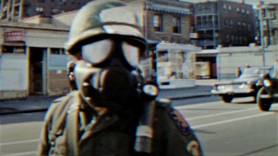 Call of Duty Black Ops: Cold War zeichnet in den ersten Trailern erneut düstere Bilder, die dieses Mal auch rechten Verschwörungserzählungen Vorschub leisten.