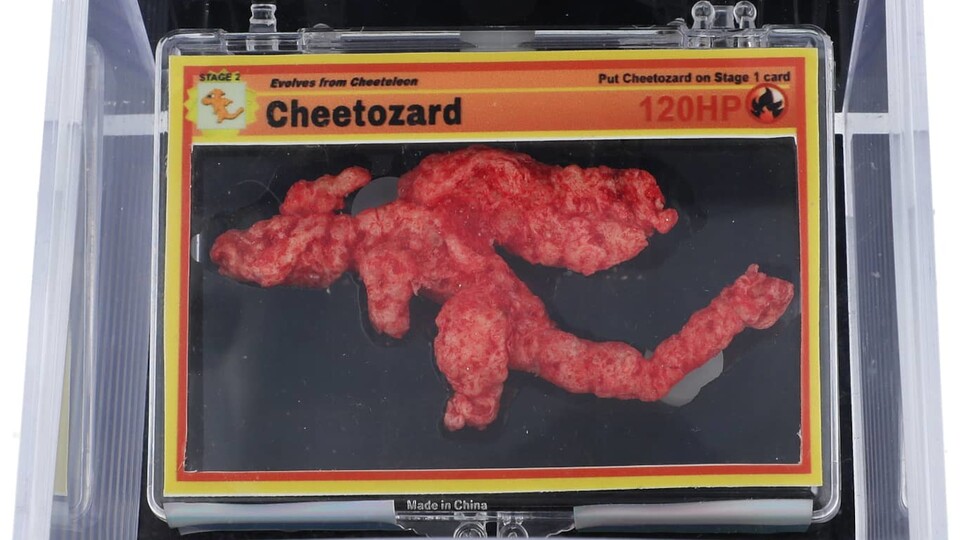 Da ist er, der feurig-scharfe Cheetozard (Bild: Goldin Auktionshaus).