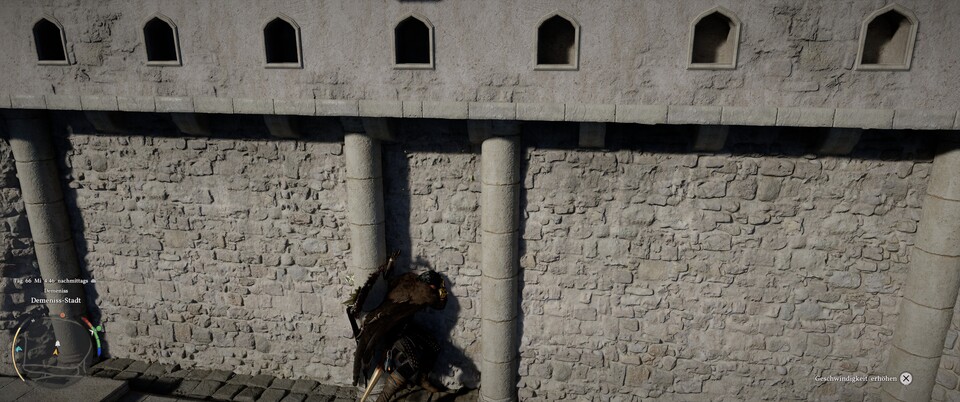 Hinter dieser Wand des Demeriss Kirchturm liegt eine Rüstung verborgen.