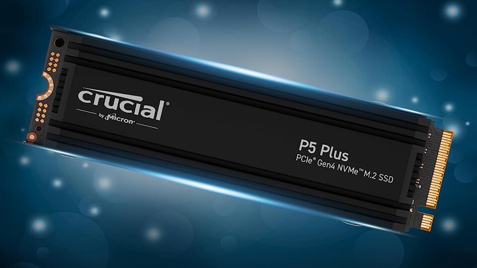 Die Crucial P5 Plus ist nicht nur schnell genug für die PS5, sondern dank ihrem Heatsink auch perfekt gekühlt.