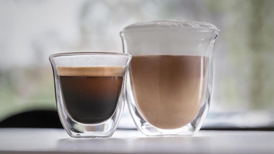 Cappuccino im Nu: Der manuelle Milchaufschäumer sorgt für heiße Milch oder cremigen Milchschaum.