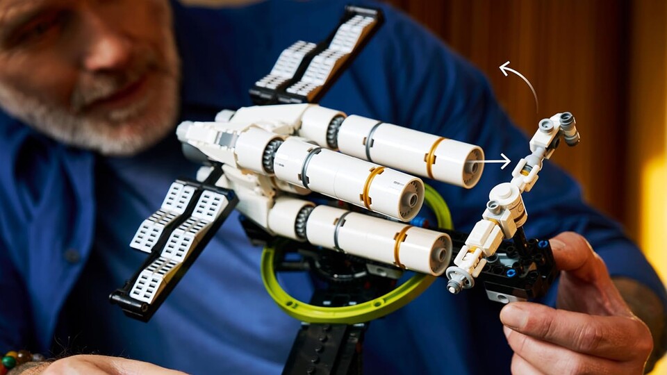 Dieses Modell kann tatsächlich was und macht sich auch super als Regal-Deko.